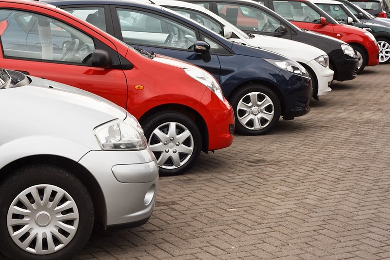 Autohandelaar ontsnapt deels aan btw naheffing van € 3,5 miljoen